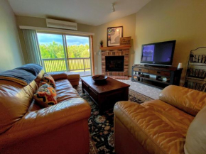 NEW LISTING S8 Great location for your White Mountains getaway, close to Cog, Mt Washington Hotel